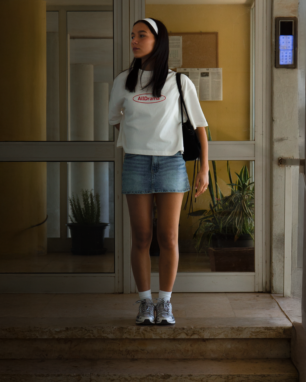 Classic Drama Off White