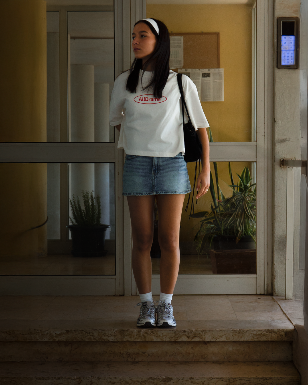 Classic Drama Off White
